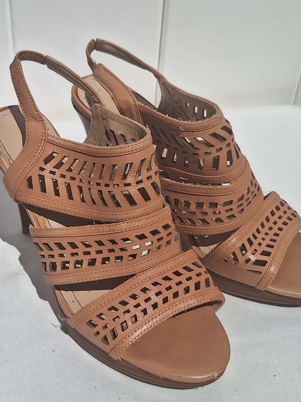 Adrienne Vittadini Tan Laser-Cut Slingback Heels Size 7